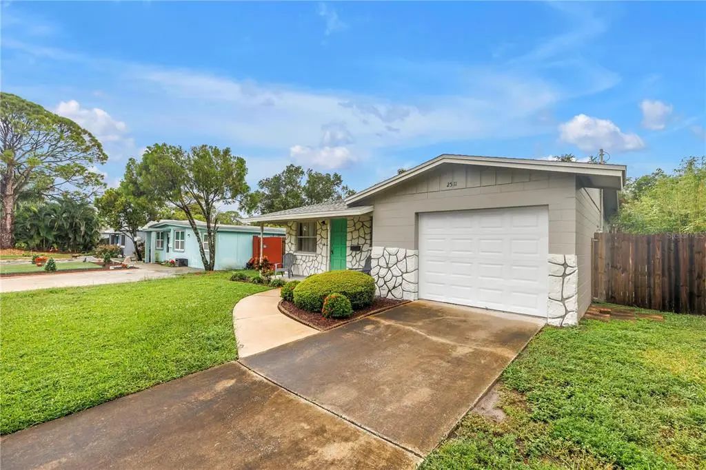 2511 Quincy Street S, ST PETERSBURG