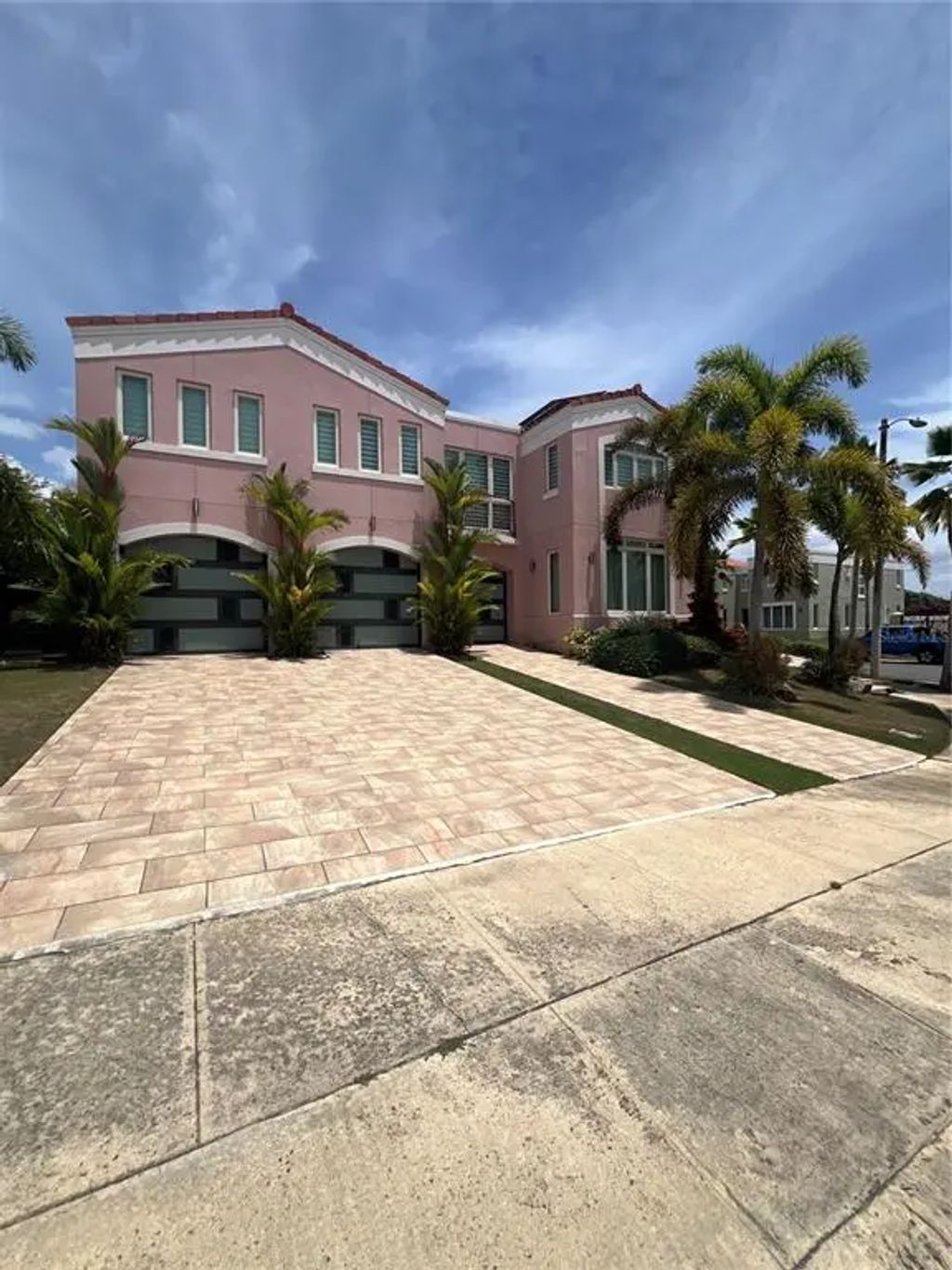 49 Via Naranjales, CAGUAS