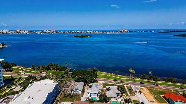 1951 Edgewater Drive, CLEARWATER