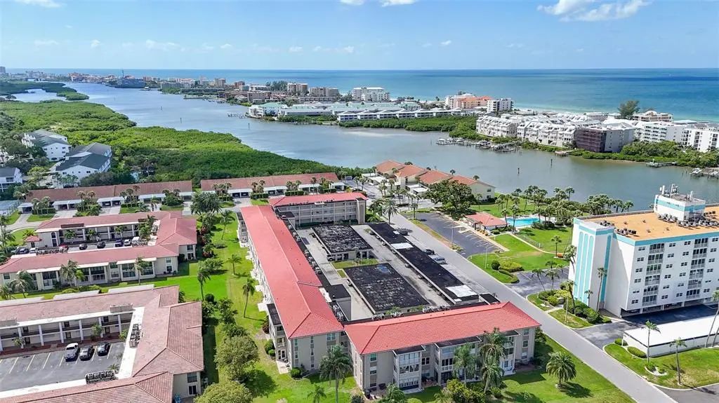10215 Regal Drive 18, LARGO