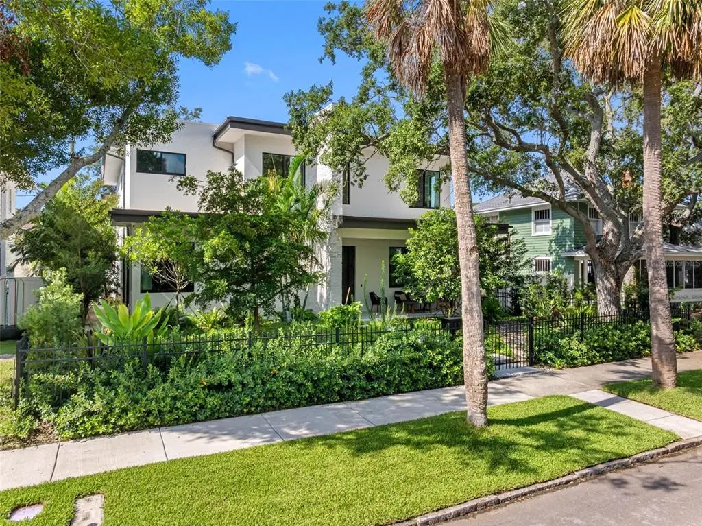 526 16th Avenue Ne, ST PETERSBURG