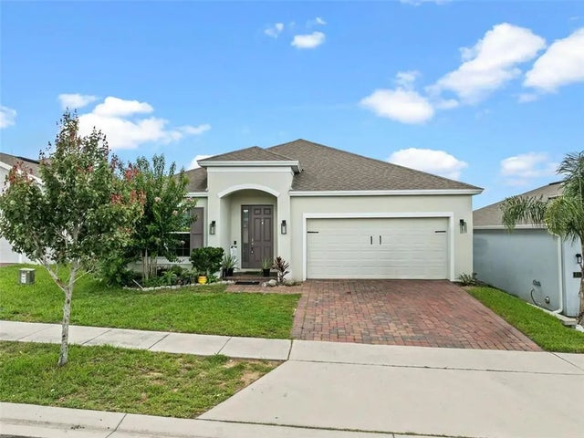 613 Disa Drive, DAVENPORT