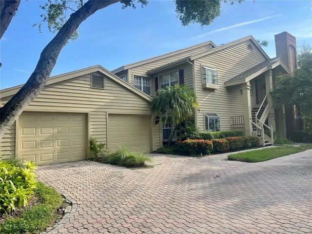 50 Pelican Place, BELLEAIR