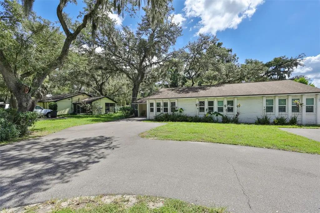 105 N Kingsway Road, SEFFNER