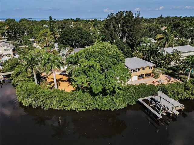 378 Tennessee Avenue, CRYSTAL BEACH