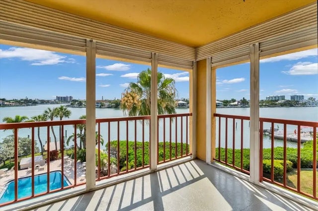 10301 Gulf Boulevard 402, TREASURE ISLAND