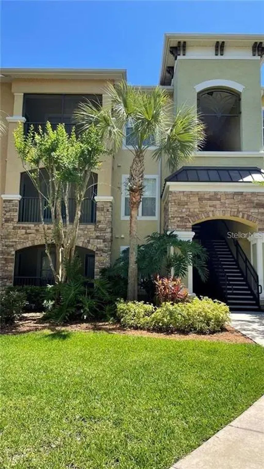 10019 Courtney Palms Boulevard 303, TAMPA