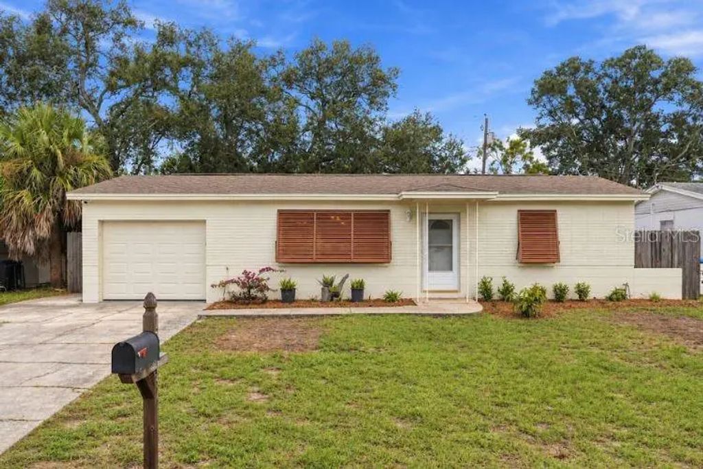 10473 Cirimoya Lane, SEMINOLE