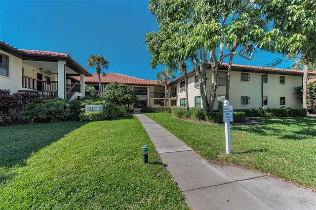 502 Hammock Pine Boulevard 502, CLEARWATER