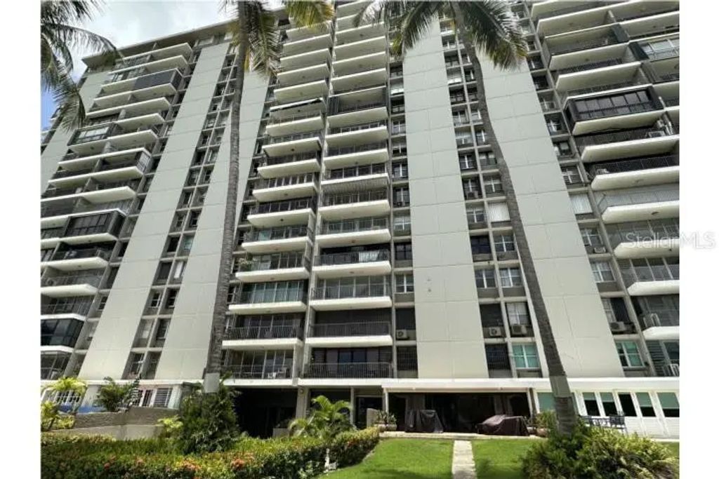 4745 Isla Verde Avenue 17g, CAROLINA