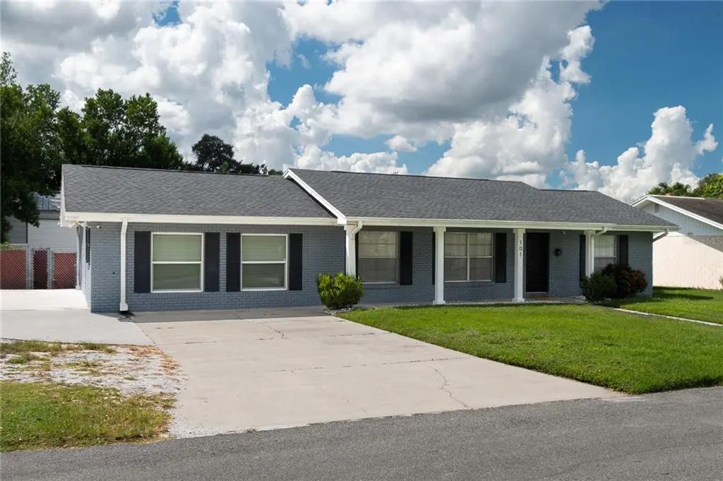 101 Sandburg Lane, WINTER HAVEN