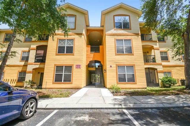 5608 Pinnacle Heights Circle 305, TAMPA