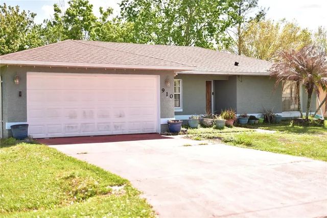 910 Louvre Court, KISSIMMEE