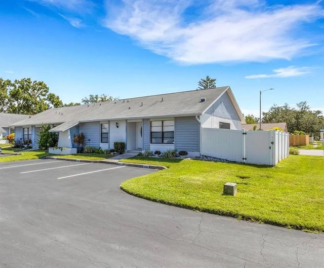 2000 Sheffield Court, OLDSMAR