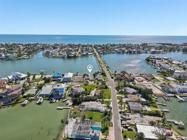 16016 4th Street E, REDINGTON BEACH