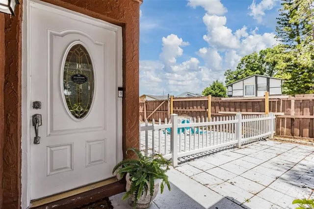 10520 Winrock Place, TAMPA