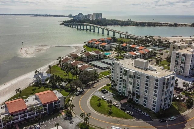 855 Bayway Boulevard 806, CLEARWATER BEACH