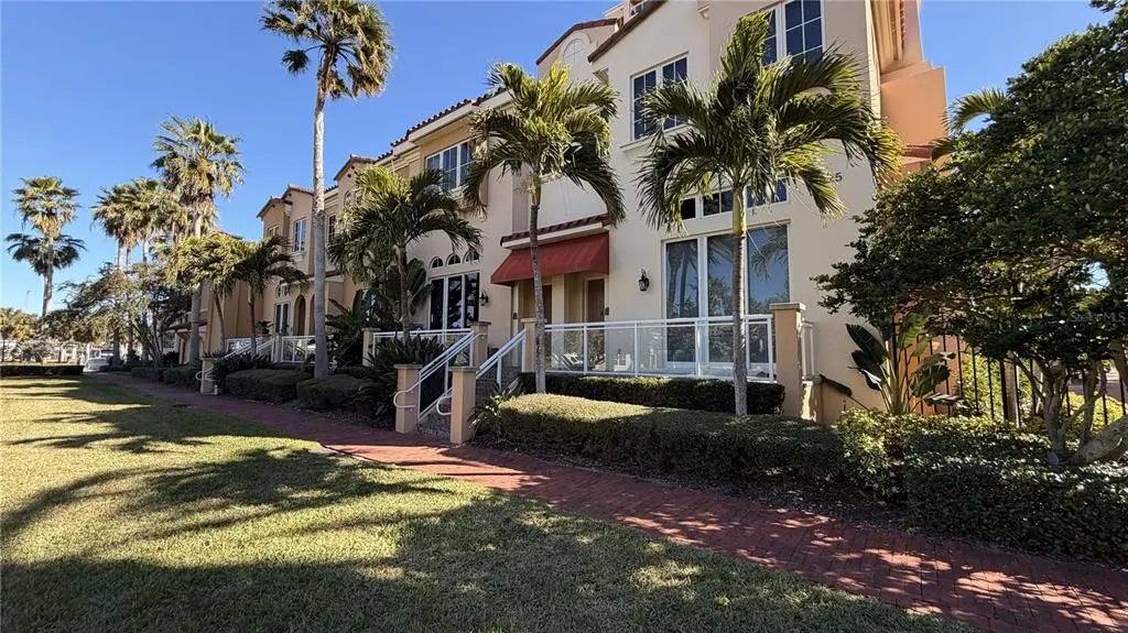 525 Mandalay Avenue 11, CLEARWATER BEACH