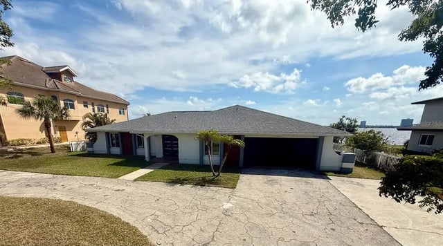 111 E North Shore Avenue, NORTH FORT MYERS