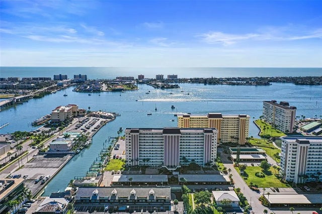 4550 Cove Circle 1003, ST PETERSBURG