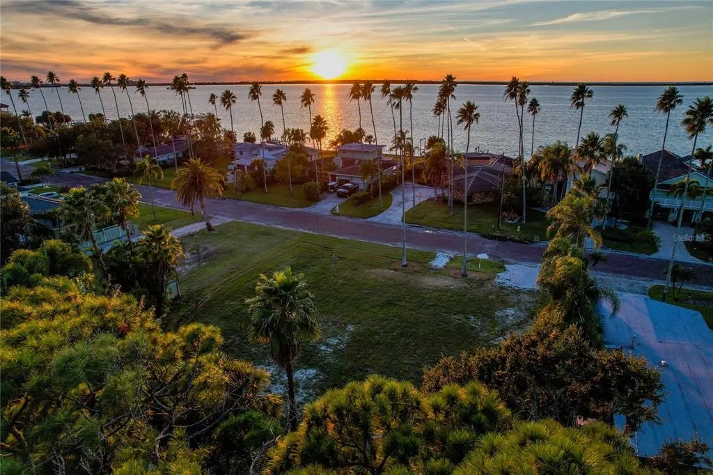 1645 Santa Barbara Drive, DUNEDIN