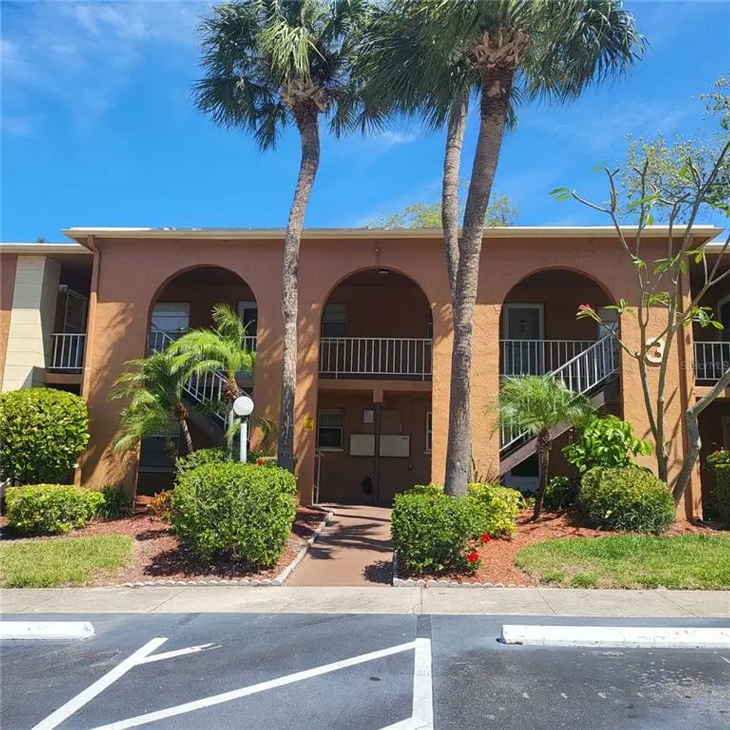 12760 Indian Rocks Road 306, LARGO