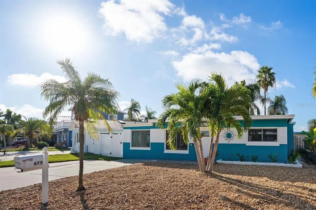 675 182nd Avenue E, REDINGTON SHORES