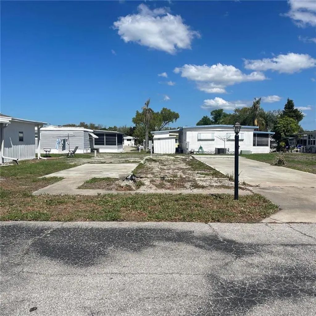 420 49th Street E 13, PALMETTO