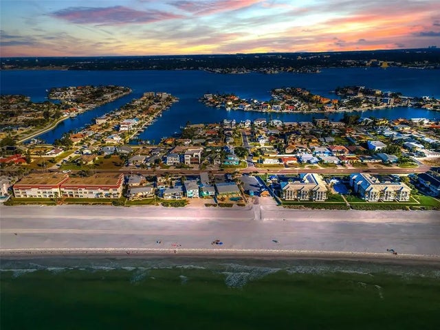 2700 Gulf Boulevard W6, BELLEAIR BEACH