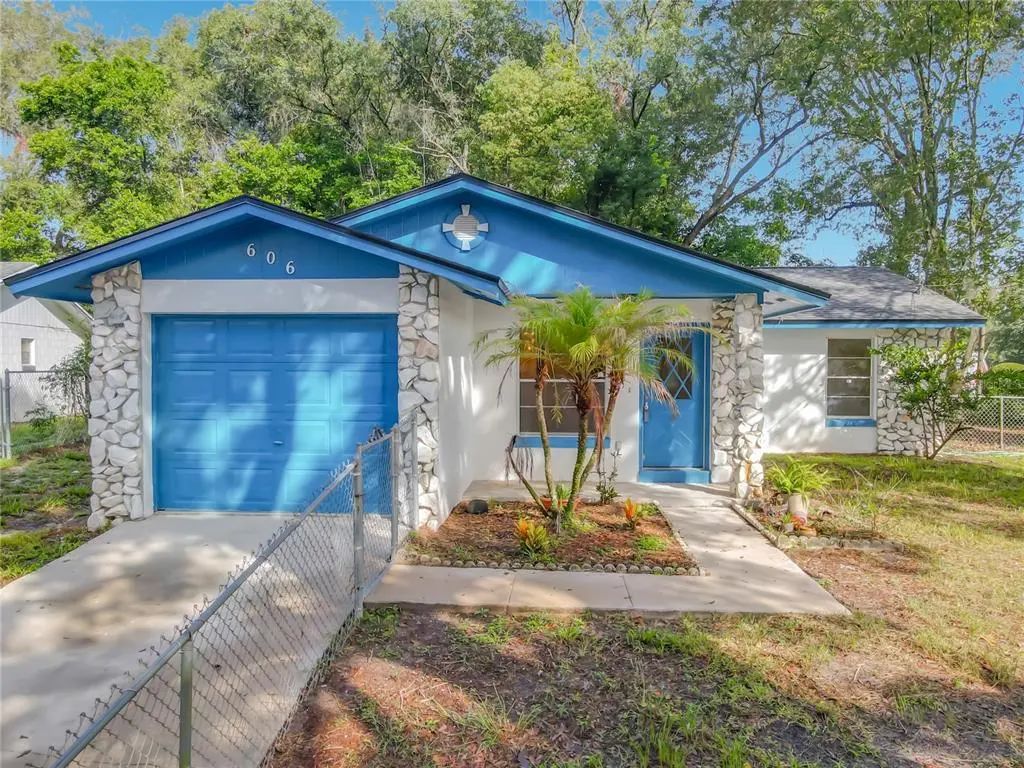 606 W Tall Pine, DELAND