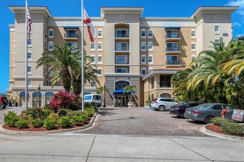1064 N Tamiami Trail 1527, SARASOTA