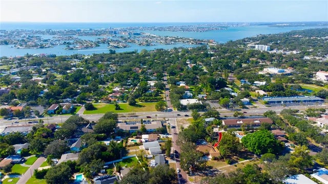 547 Oleander Way S, ST PETERSBURG