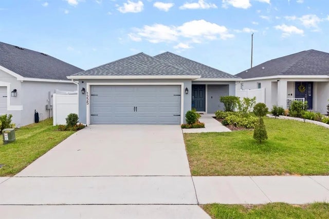 1225 Cascade Drive, DAVENPORT