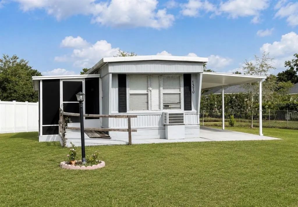 1370 County Drive, TAVARES