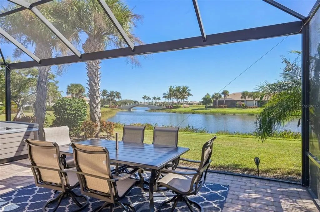 19220 Isadora Street, VENICE