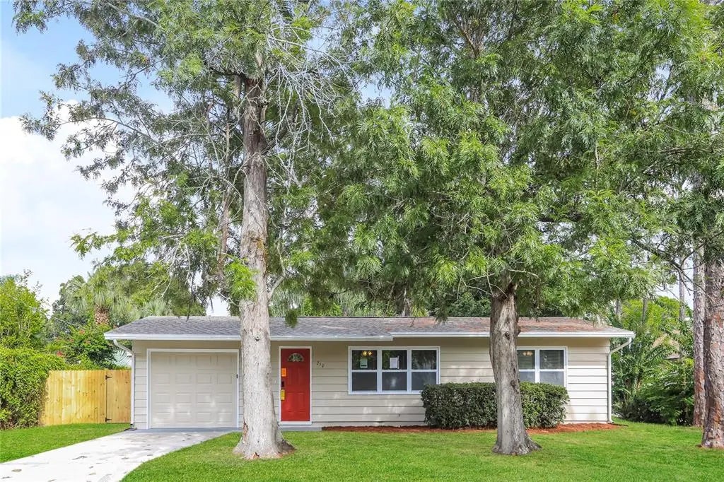 250 N Shade Avenue, SARASOTA