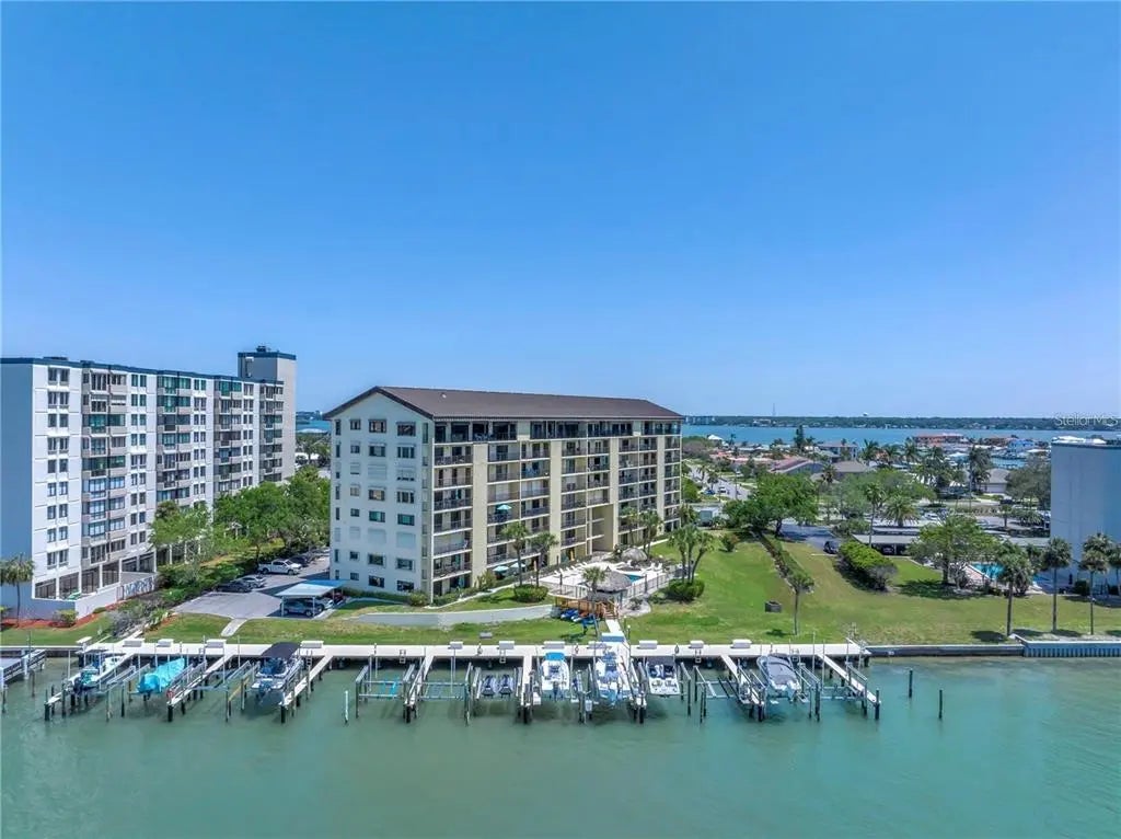 650 Island Way 204, CLEARWATER BEACH