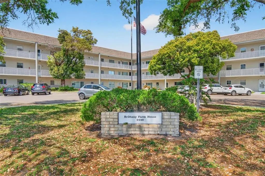 2440 World Parkway Boulevard 6, CLEARWATER