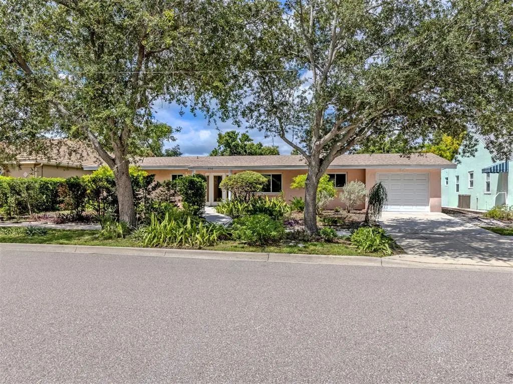 324 Ponce De Leon Avenue, VENICE