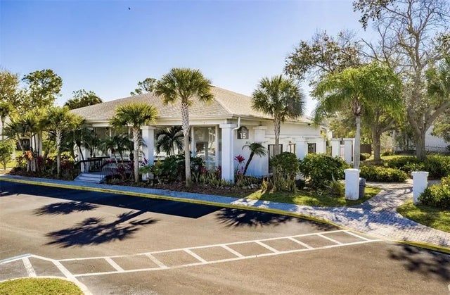 13300 Walsingham Road 9, LARGO