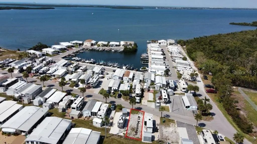 41 Montego Drive, PALMETTO
