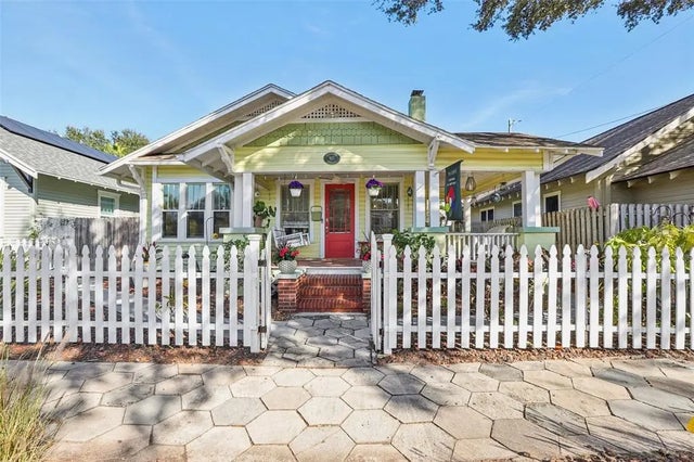 921 3rd Street N, ST PETERSBURG