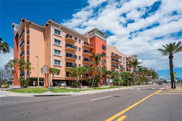 13235 Gulf Boulevard 402, MADEIRA BEACH