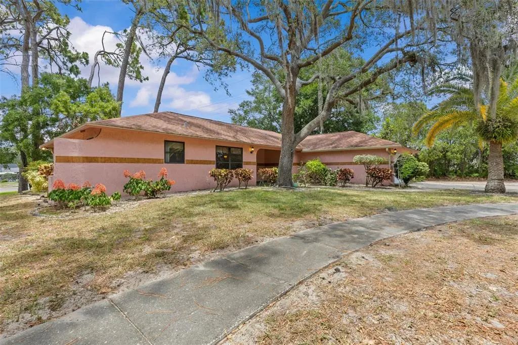 505 Village Oak Drive, TARPON SPRINGS