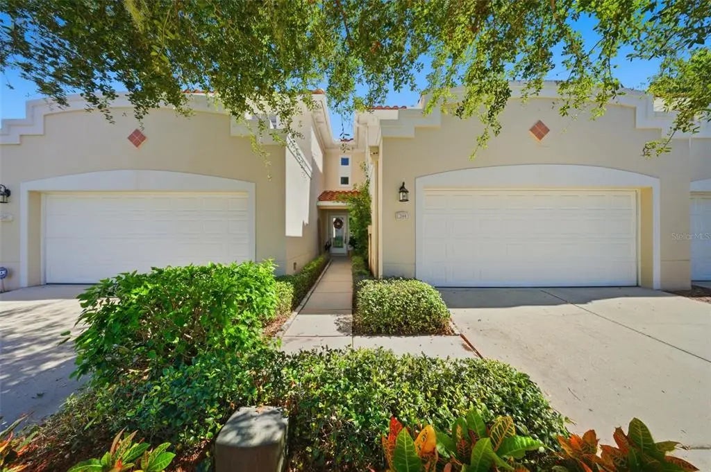 244 Valencia Circle, ST PETERSBURG