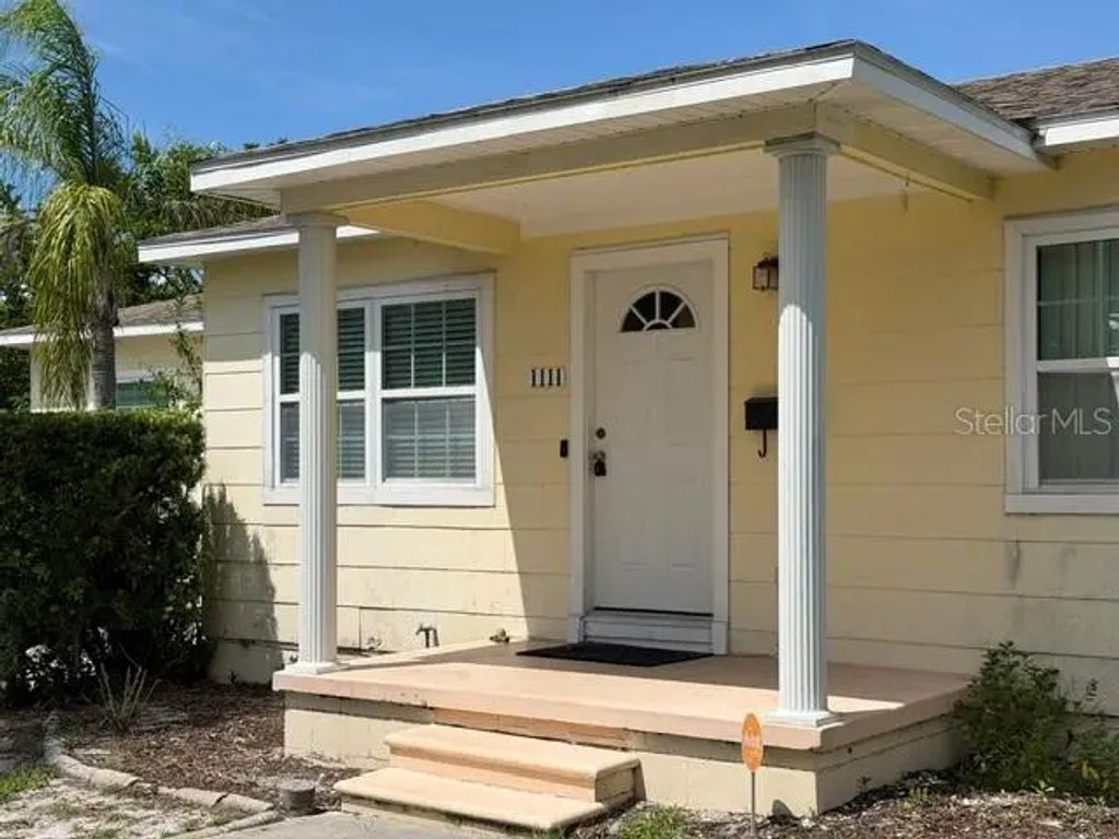 1111 Asturia Way S, ST. PETERSBURG