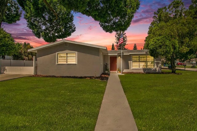 4602 W Hawthorne Road, TAMPA