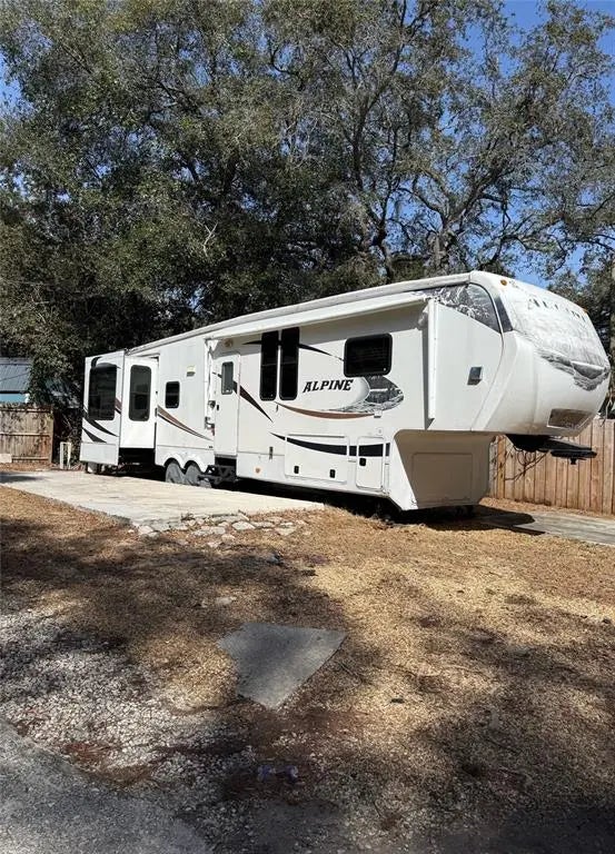 Photo of Listing #O6392689