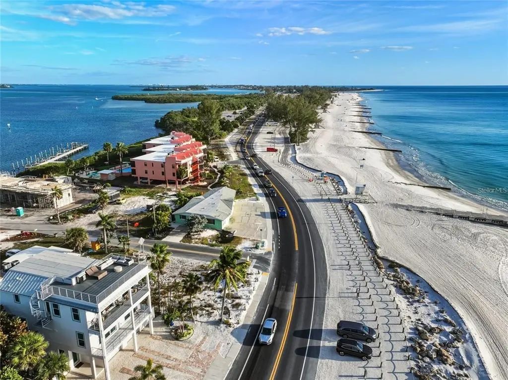 1303 Gulf Drive S, BRADENTON BEACH
