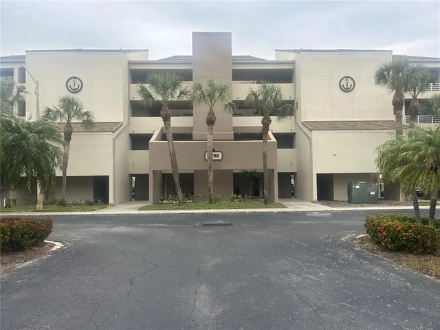 2795 Kipps Colony Drive S 305, ST PETERSBURG